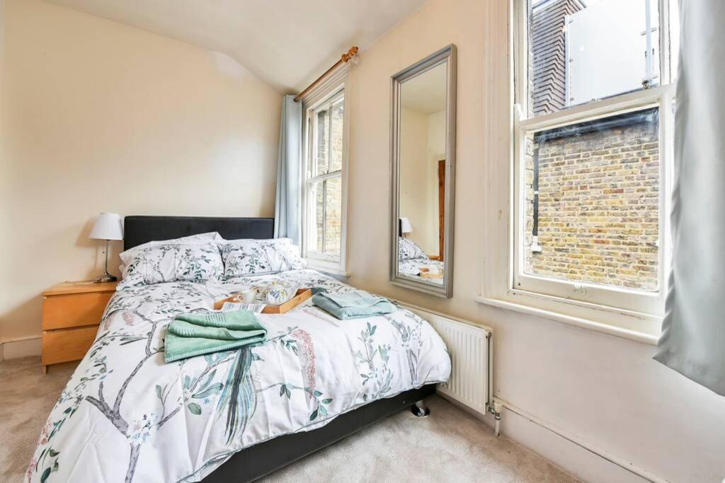 Groves 4 Bedroom, Shepherds Bush Londra Dış mekan fotoğraf