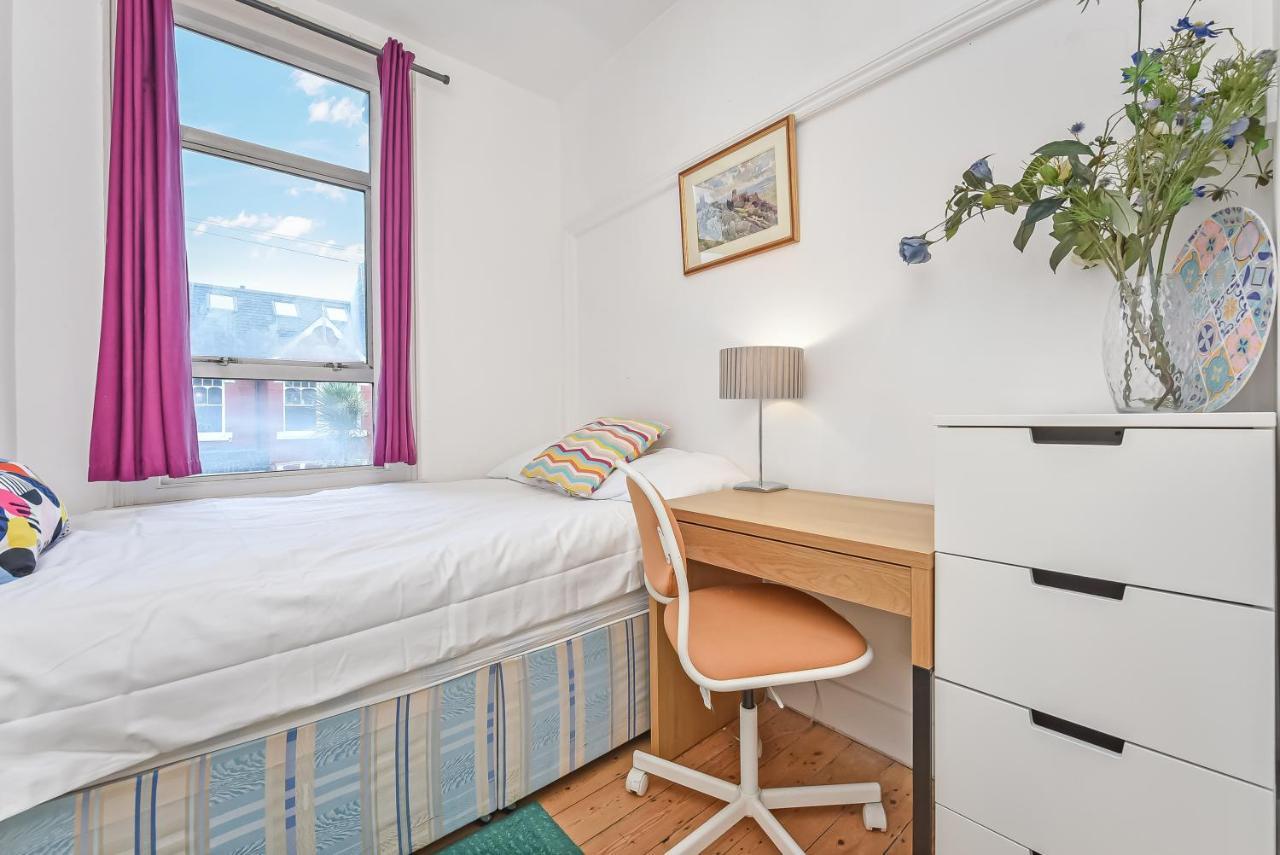 Groves 4 Bedroom, Shepherds Bush Londra Dış mekan fotoğraf
